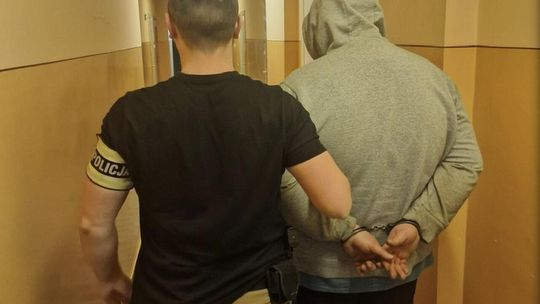 240 porcji narkotyków w mieszkaniu 43-latka. Zatrzymanie w gminie Złotów