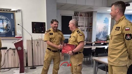30 lat służby w Państwowej Straży Pożarnej. Jubileusz asp. sztab. Jacka Liwczy