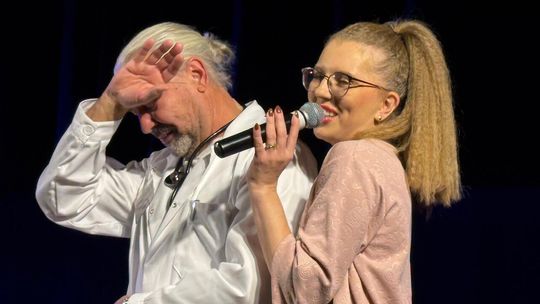 Amatorski Teatr Miejski znów pozytywnie zaskoczył swoich widzów Amatorski Teatr Miejski znów pozytywnie zaskoczył swoich widzów