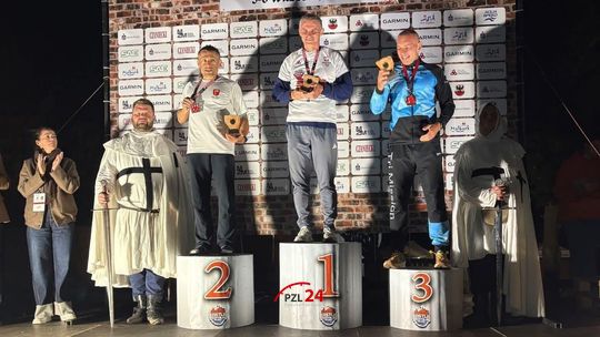 Andrzej Żujew z medalem Mistrzostw Polski w triathlonie