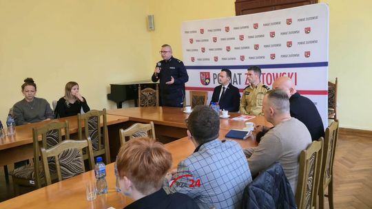 Bezpieczeństwo uczniów pod lupą. Policja, samorządowcy i dyrektorzy szkół spotkali się w Złotowie