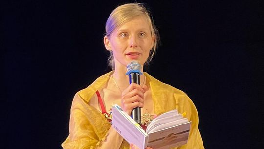 „Chabry i maki” – nowy tomik poezji Małgorzaty Modrak o miłości, przemijaniu i codziennych wzruszeniach