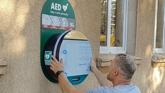 Dwa nowe defibrylatory AED w gminie Jastrowie