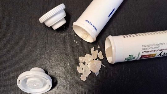 Dwóch zatrzymanych jednego dnia. Policja z Okonka uderza w przestępczość narkotykową