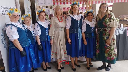 Dziarskie Babki z Dzierzążenka na podium ogólnopolskiego konkursu. Smak Krajny doceniony w Warszawie