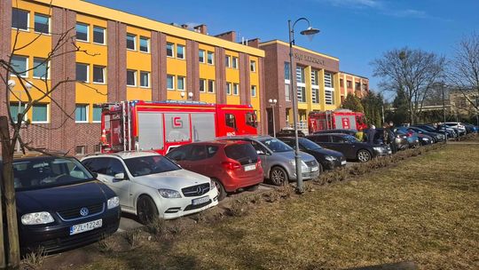 Ewakuacja pracowników budynku złotowskiego sądu