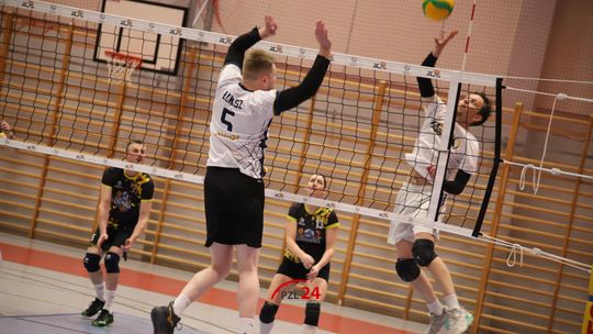Golden League w Złotowie. Liderzy bez porażki, emocje w play-offach