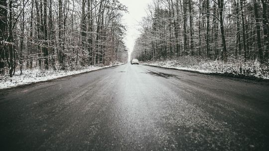 Gołoledź dezorganizuje pracę szkół w powiecie złotowskim Gołoledź dezorganizuje pracę szkół w powiecie złotowskim