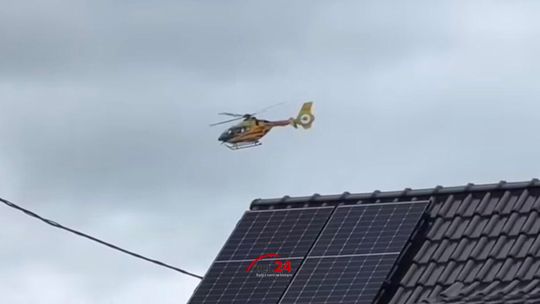 Interwencja śmigłowca LPR przy szkole w Złotowie. Na miejscu pracowały służby ratunkowe
