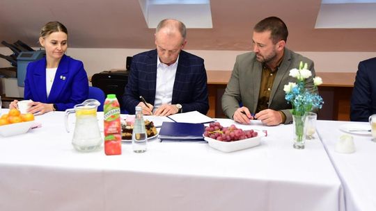 Jastrowie inwestuje w przyszłość – podpisano umowę na modernizację oczyszczalni wartą 36 mln zł.