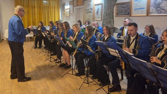 Jubileusz pełen wzruszeń. 25 lat Młodzieżowej Orkiestry Dętej w Zakrzewie