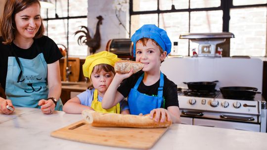 Kitchen Helper od Kids-Wood: Czy To Idealne Rozwiązanie dla Małych Kucharzy?