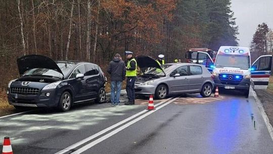 Kolizja na drodze krajowej nr 11 – interweniowali strażacy i ratownicy medyczni