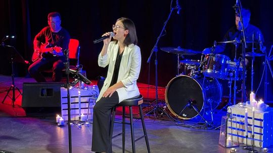 Koncert przy świecach „Ci co odchodzą…” w Złotowskim Domu Kultury Koncert przy świecach „Ci co odchodzą…” w Złotowskim Domu Kultury