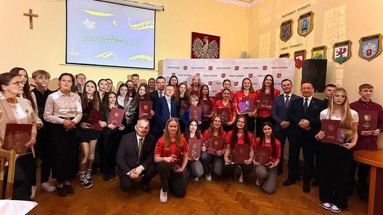 Korony Powiatu Złotowskiego rozdane. Uhonorowano najlepszych sportowców