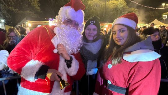 Miejskie Mikołajki 2025 – magiczne popołudnie pełne muzyki, świątecznego klimatu i radości mieszkańców Złotowa