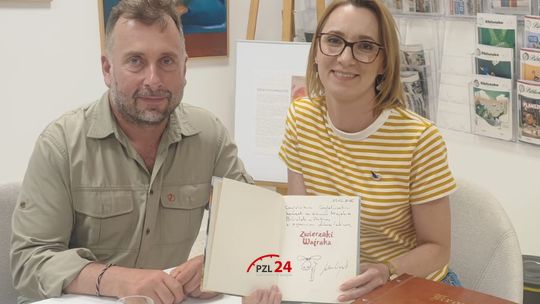 Migawki z Grenlandii. Adam Wajrak zabrał mieszkańców Złotowa w niezwykłą podróż do Arktyki
