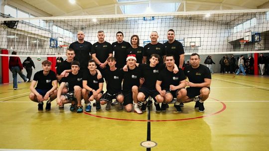 Mikołajkowy finał siatkarskich zmagań w CKZiU Złotów