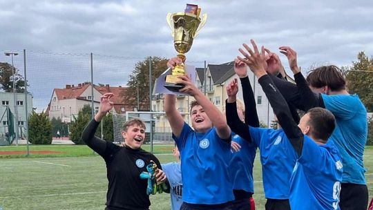 Mistrzostwa Szkoły w Piłce Nożnej I LO w Złotowie – emocje, rywalizacja i sportowy duch