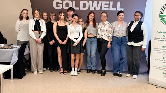 Młodzi mistrzowie fryzjerstwa rywalizowali w Złotowie Młodzi mistrzowie fryzjerstwa rywalizowali w Złotowie