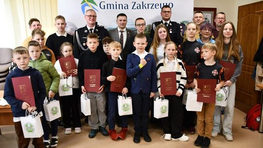 Młodzi znawcy pożarnictwa rywalizowali w Zakrzewie Młodzi znawcy pożarnictwa rywalizowali w Zakrzewie