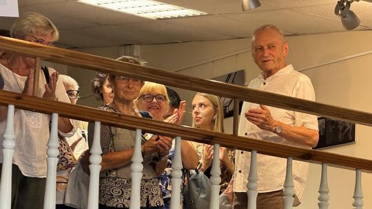 „Naga Prawda” – poruszający wernisaż Andrzeja Świetlika w Galerii Za Winklem