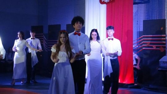 Narodowe Święto Niepodległości w I Liceum Ogólnokształcącym w Złotowie Narodowe Święto Niepodległości w I Liceum Ogólnokształcącym w Złotowie