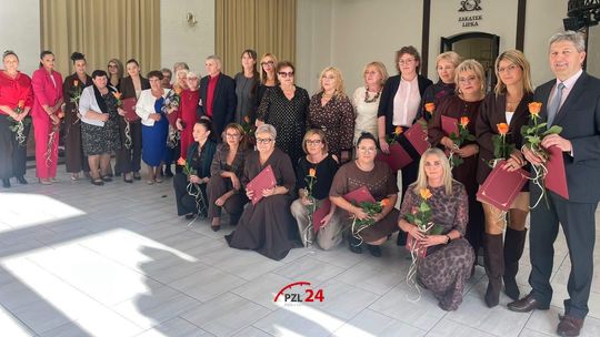 Nauczyciele i dyrektorzy z gminy Lipka z nagrodami. Uroczysta gala w Zakątku