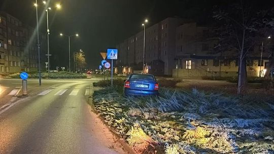 Niebezpieczne zdarzenie przy ul. Bohaterów Westerplatte. Młody kierowca miał dużo szczęścia
