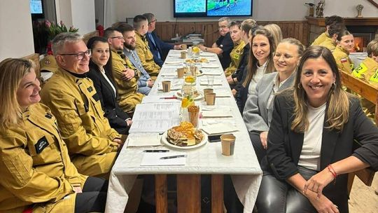 Nowe władze i wspólne ślubowanie. OSP Skórka podsumowała pierwszy rok działalności