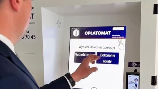 Nowoczesna obsługa mieszkańców. Opłatomat już działa w Starostwie Powiatowym w Złotowie