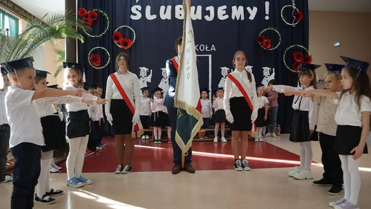 Pasowanie na ucznia w Szkole Podstawowej im. Jana Brzechwy w Radawnicy