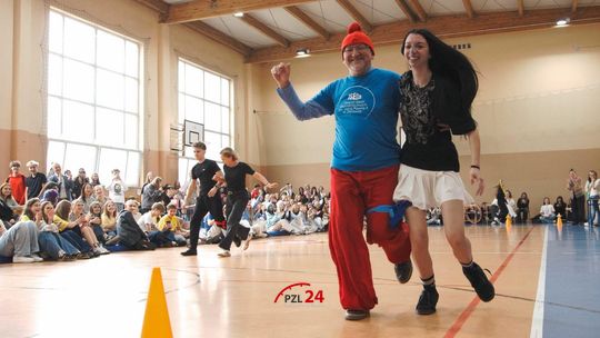 Pierwszoklasiści przeszli chrzest bojowy\. Otrzęsiny w Ekonomie pełne śmiechu i rywalizacji