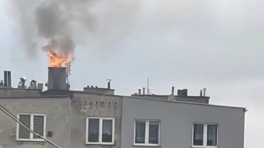 Płonące kominy w powiecie złotowskim. Strażacy biją na alarm Płonące kominy w powiecie złotowskim. Strażacy biją na alarm