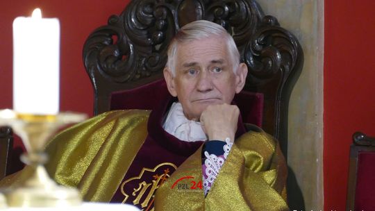 Po 36 latach zakończył posługę. Ksiądz Andrzej Choroba pożegnał się z parafianami w Zakrzewie