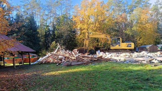 Podgaje. Koniec pewnej epoki – kuchnia i stołówka harcerskiej stanicy do rozbiórki