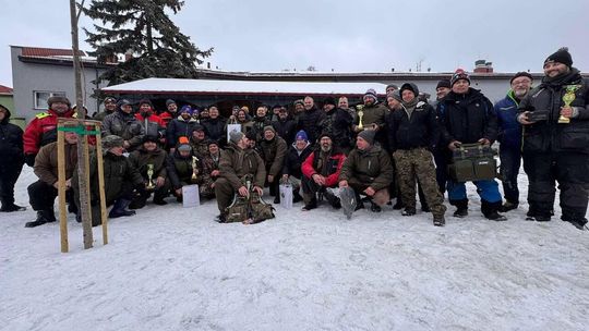 Podlodowe emocje na Jeziorze Zaleskim. Wędkarze walczyli o Puchar Burmistrza Złotowa
