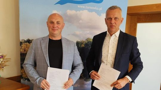 Podpisano umowę – nowe drogi w gminie Tarnówka