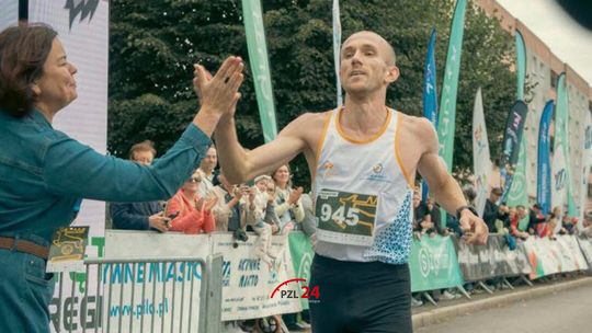Policjant ze Złotowa z kolejnym sportowym sukcesem. Rafał Stachowski piąty w Półmaratonie Piła