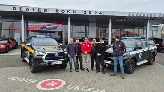 Potężne wzmocnienie dla ratowników! Złotowski WOPR z nowym Hiluxem i łodzią RIB