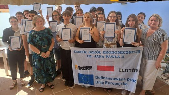 Powrót z Hiszpanii – uczniowie Ekonoma zakończyli praktyki zawodowe w Granadzie