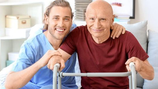 Prywatny dom opieki dla osób z Wielkopolski – kiedy warto rozważyć taką formę wsparcia?