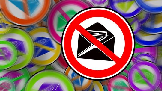 Przestrzegamy przed oszustami, którzy wysyłają fałszywe maile