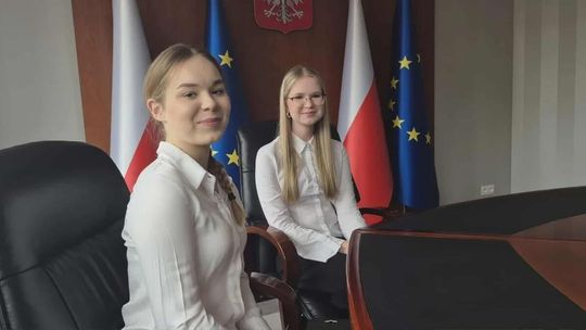 Reprezentantki I LO w Złotowie z sukcesami w powiatowych konkursach z okazji Światowego Dnia AIDS