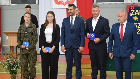 Rok szkolny 2024/2025 oficjalnie zakończony. Uroczysty apel w złotowskim CKZiU