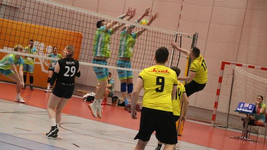 Siatkarskie emocje w Złotowie – za nami intensywny wieczór pełen walki o punkty i awans