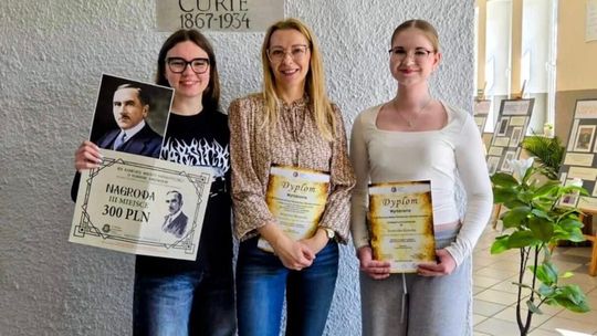 Sukces uczennic I LO w Złotowie w ogólnopolskim konkursie historycznym