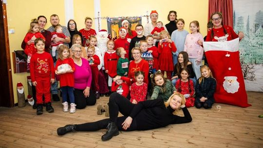 Świąteczna atmosfera w Wersku. Mieszkańcy wspólnie świętowali mikołajki z KGW Wersjanki Świąteczna atmosfera w Wersku. Mieszkańcy wspólnie świętowali mikołajki z KGW Wersjanki
