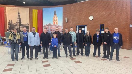 Szachiści ze Złotowa walczą o awans. Świetne wyniki w Lesznie