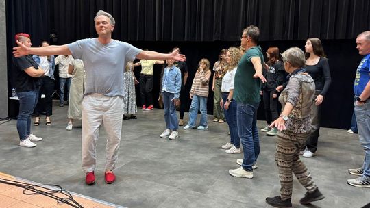 Teatralna energia w ZDK. Za nami wyjątkowe warsztaty z Przemysławem Stippą